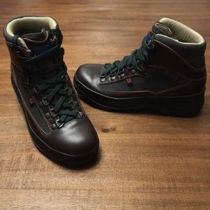 LL BEAN Women's Gore-Tex Leather Hiking Boots